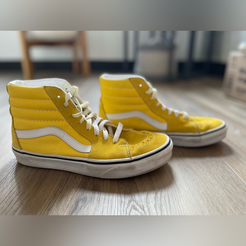 Vans Sk8-Hi Skate Shoes
Cyber Yellow & White
Suede toe and trim with Canvas - Picture 3 of 6